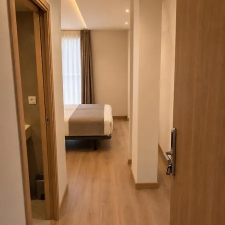 O Novo Maison d'hôtes Tríacastela